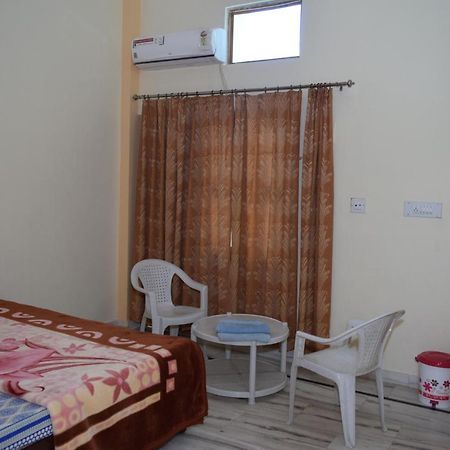 Hotel Kamal Villas Пушкар Екстериор снимка